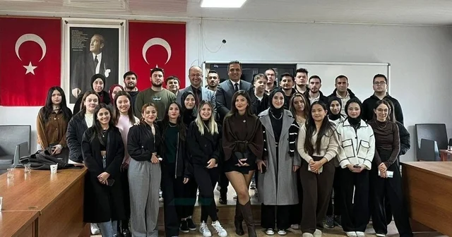 Geleceğin tapu teknikerlerine Kaymakam Dalak tan mesleki rehberlik Manisa Haberleri