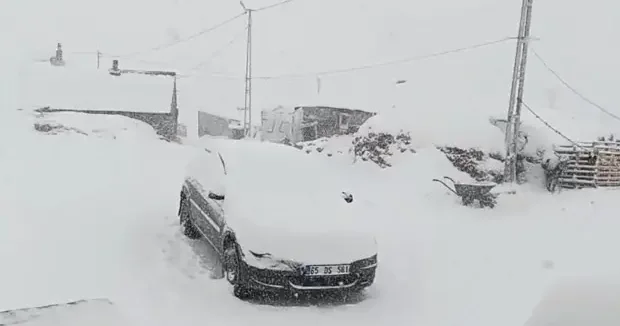 Ağrı haberleri Lapa lapa yağdı! Erzurum, Ardahan, Kars ve Ağrı beyaza büründü 02 Aralık 2025
