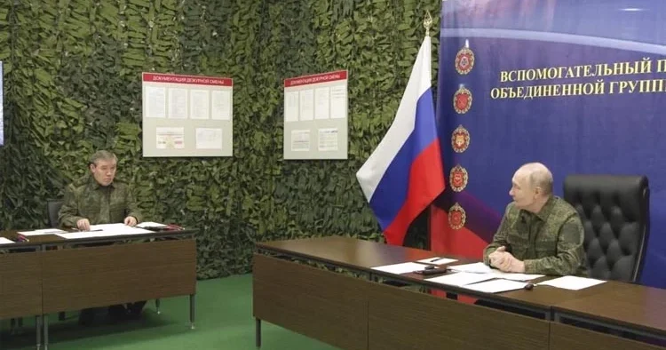 Kritik şehir el değiştirdi: Rus bayrağı göndere çekildi