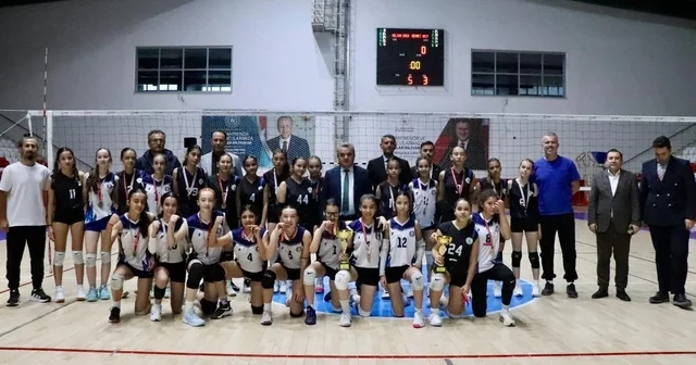 Bilecik te Yıldız Kızlar Voleybol finali heyecanı Bilecik Haberleri