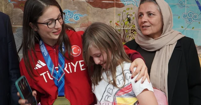 Şampiyon boksör Nurselen Yalgatekin için Şırnak ta coşkulu karşılama Şırnak Haberleri