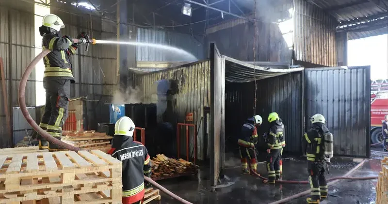 Palet imalathanesinde yangın, hasara neden oldu