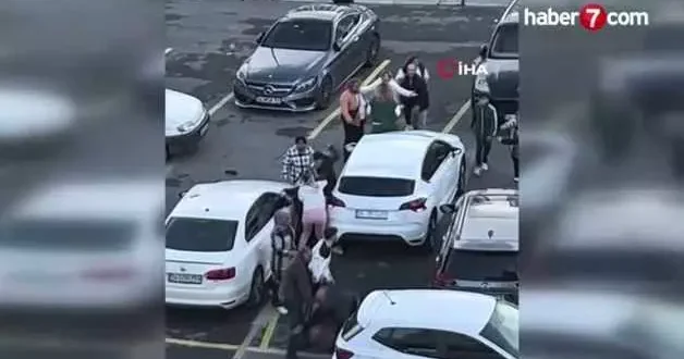 Adliye önü boks ringine döndü: İki aile yumruk yumruğa kavga etti