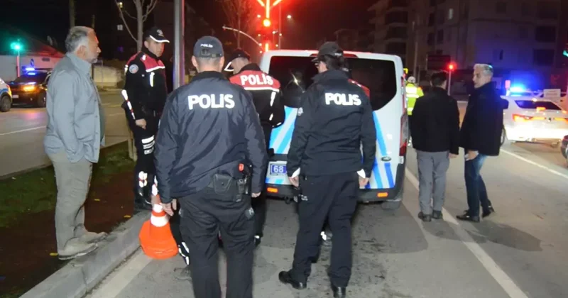 Alkollü sürücü emniyet müdürünün bulunduğu makam aracına çarptı