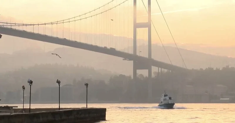 İstanbul Boğazı’nda sis engeli!