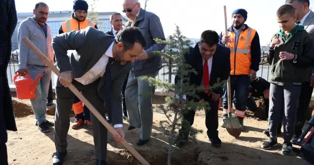 Konya haberleri Konya da anlamlı etkinlik: Özel öğrenciler fidan dikti 02 Aralık 2025