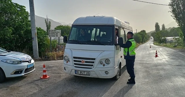 Uşak ta okul servisleri ve çevrelerinde sıkı kontrol Uşak Haberleri