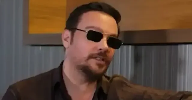 Şarkıcı Sinan Akçıl Cumhurbaşkanı Erdoğan ın nasihatini ilk kez anlattı: Gençlere kötü örnek olma VİDEO İZLE