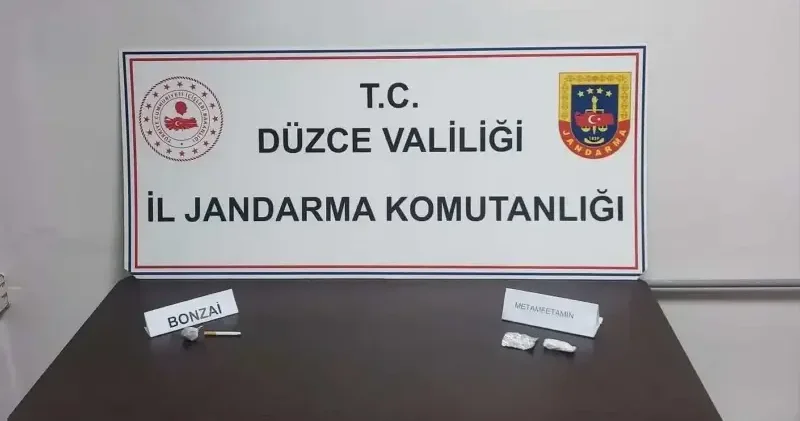 Otomobilin havalandırma menfezinden uyuşturucu çıktı Düzce Haberleri