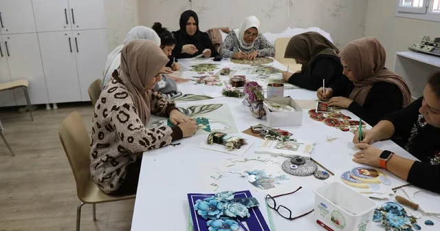 Haliliye de kadınlar aile bütçelerine katkı sağlıyor Şanlıurfa Haberleri