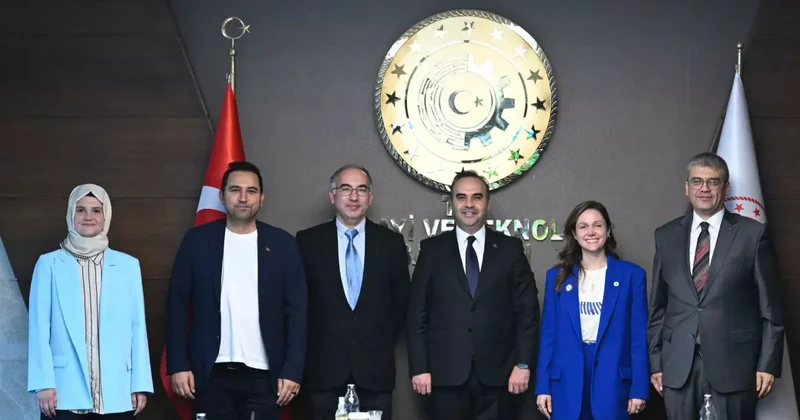 Bakan Kacır dan Türk akademisyenlerin uluslararası başarısına övgü