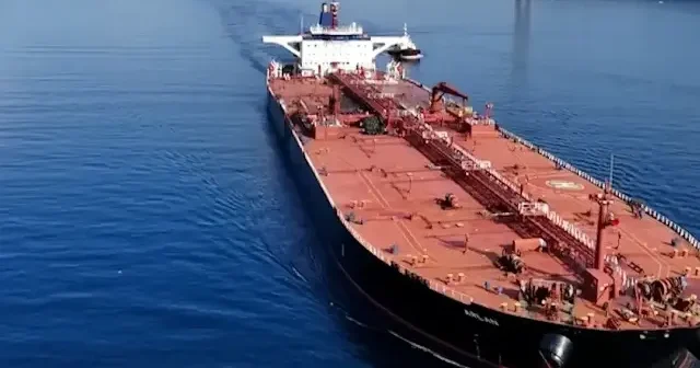 Ukrayna nın hedef aldığı Rus tankeri Arlan İstanbul dan geçti VİDEO İZLE