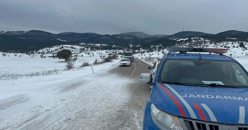 Çerkeş ilçesinde kar nedeniyle ulaşım aksadı