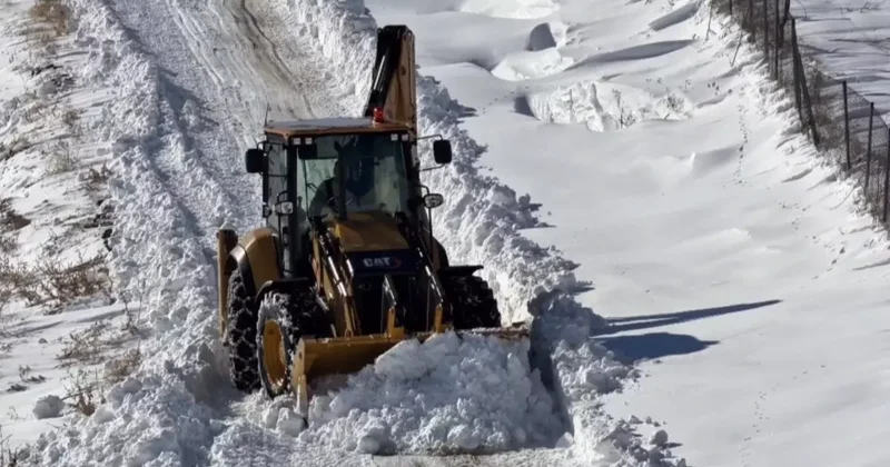Batman’da yolu kardan kapanan 333 yerleşim yeri yolundan 158’i açıldı