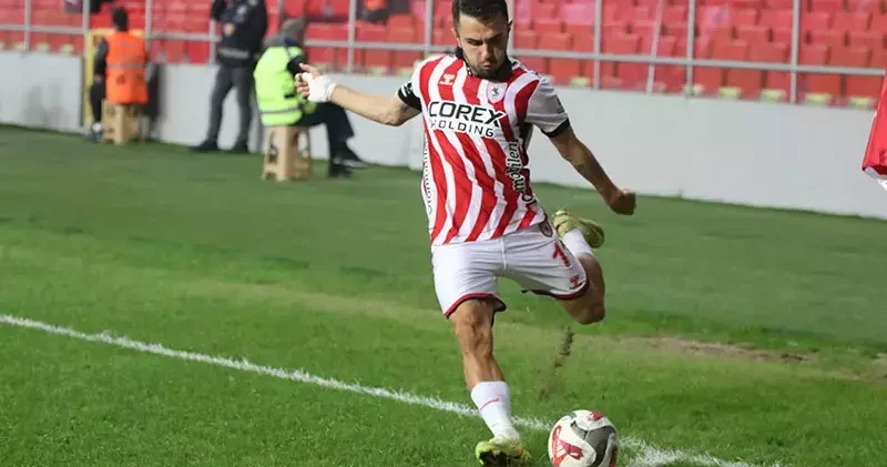Samsunspor da antrenmanda sakatlanan Emre Kılınç, 10 12 hafta sahalardan uzak kalacak