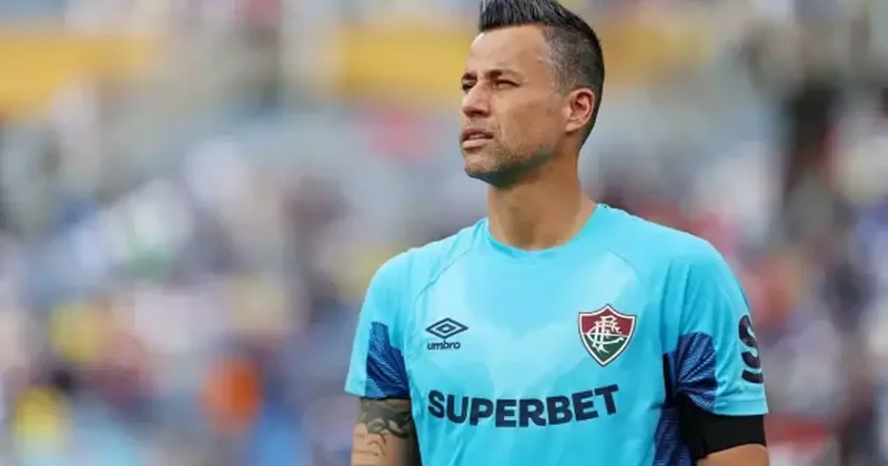 Futbol tarihinin en çok maça çıkan ismi Fabio dan 45 yaşında yeni sözleşme