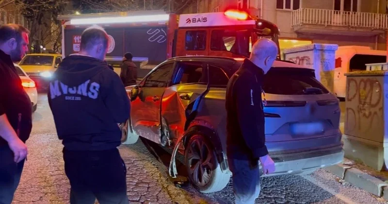 Trafik kazası sonrası eşimle kavga ettim diyerek aracını bırakıp kaçtı