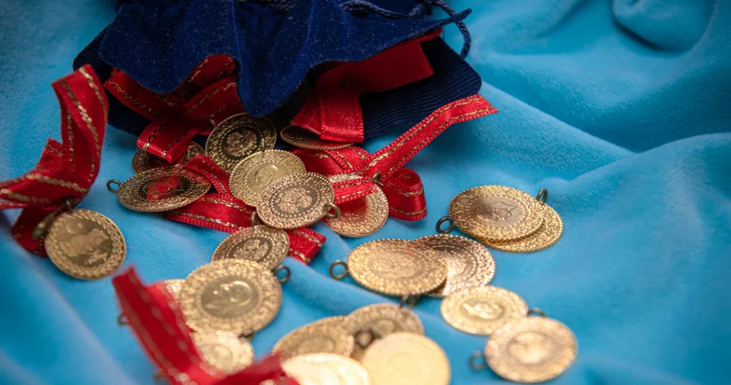 3 Ocak 2026 Cumartesi altın fiyatları: Bugün gram, çeyrek, tam altın, Cumhuriyet altın kaç TL den alıcı buluyor?