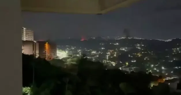 Venezuela’nın başkenti Karakas’ta peş peşe patlamalar: Hava sahası kapatıldı