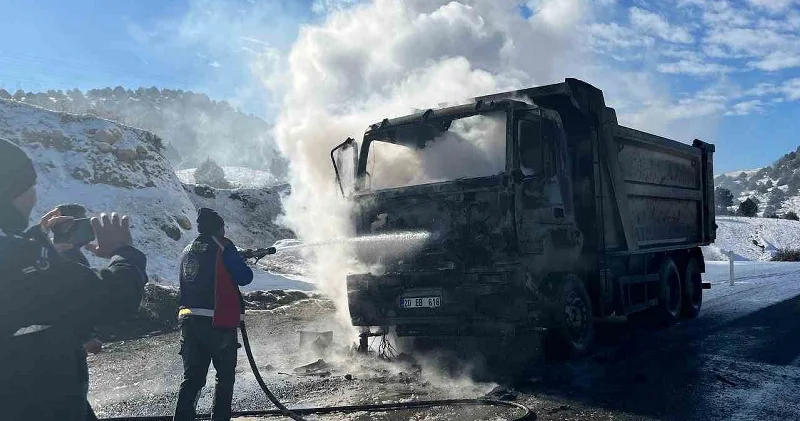 Yozgat’ta kamyon yandı, kullanılamaz hale geldi Hayat Haberleri