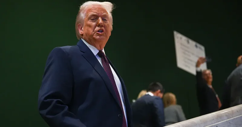 İran ın kritik ismi askeri üniformayla meydan okudu! Trump tan yanıt gecikmedi