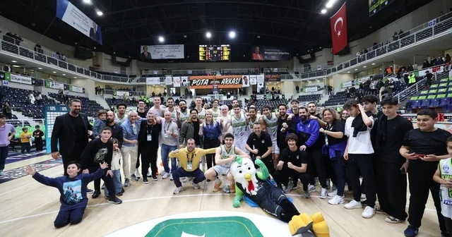 Anadolu Efes galibiyeti Merkezefendi de yüzleri güldürdü Zafer Aktaş: Bu başarı bir ekip işi, taraftarımız ve yönetimimizle birlikte başardık Denizli Haberleri