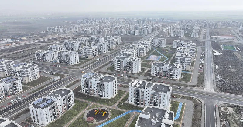 Depremzedeler TOKİ konutlarında güvenle oturuyor