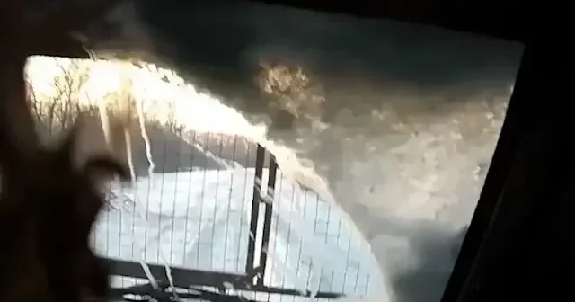 Ukraynalı askerler son anda kurtuldu: Zırhlı aracın mayına çarptığı anlar kamerada VİDEO İZLE