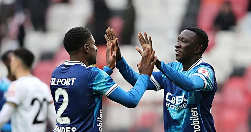 Samsunspor kupada iki golle güldü