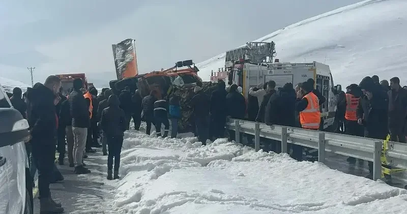 Bakan Uraloğlu ndan Van da hayatını kaybeden KGM çalışanları için başsağlığı mesajı Gündem Haberleri