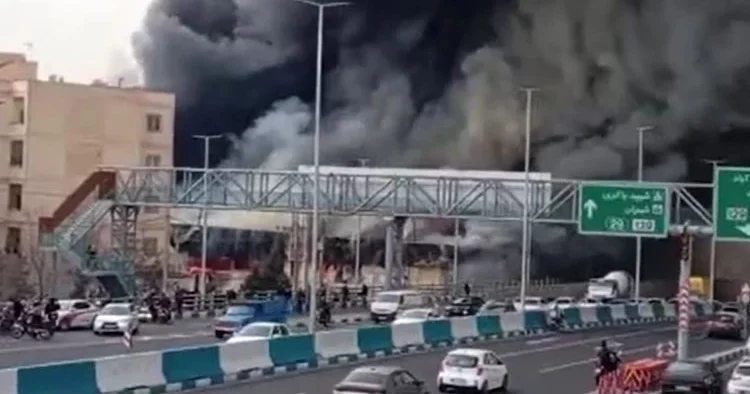 Tahran da korkutan yangın