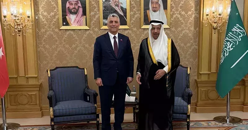 Bakan Bolat, Suudi Arabistan Yatırım Bakanı Al Falih ile bir araya geldi