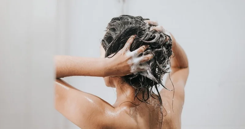 Saçınızı kaç kez şampuanlamalısınız?