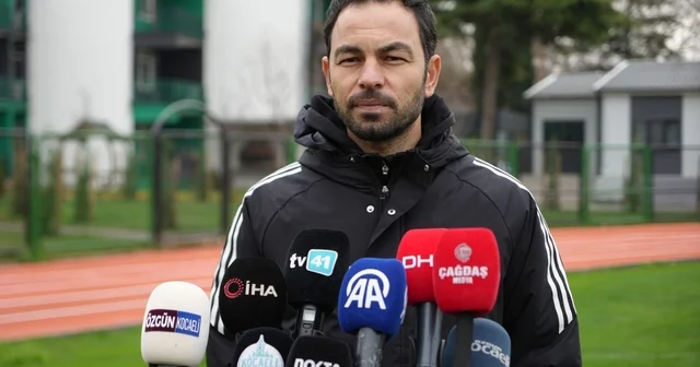 Selçuk İnan: Hakemler adına utanç verici Kocaelispor Teknik Direktörü Selçuk İnan: Kupada devam etmek istiyoruz Fırsat olursa ön tarafa takviye istiyoruz Kocaeli Haberleri