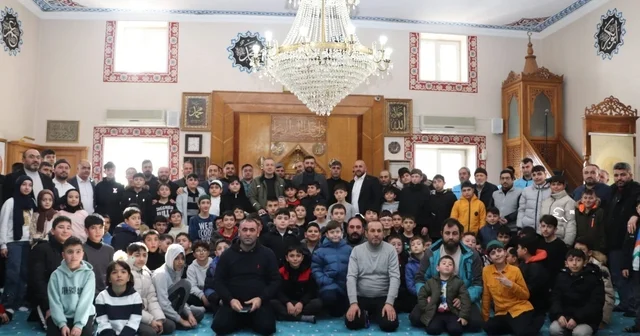 Namazını düzenli kılan öğrenciler ödüllendirildi Sivas Haberleri