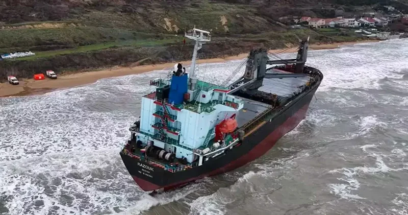 Sarıyer de iki gündür bekliyor: Yardım istemiyor