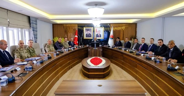 Şırnak ta 2 suç çetesi çökertildi, 122 hükümlü yakalandı Şırnak Haberleri