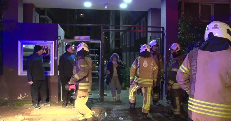 İstanbul da 14 katlı binada yangın paniği