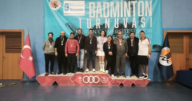 Niğdeli veteran badmintonculardan 14 madalya Niğde Haberleri