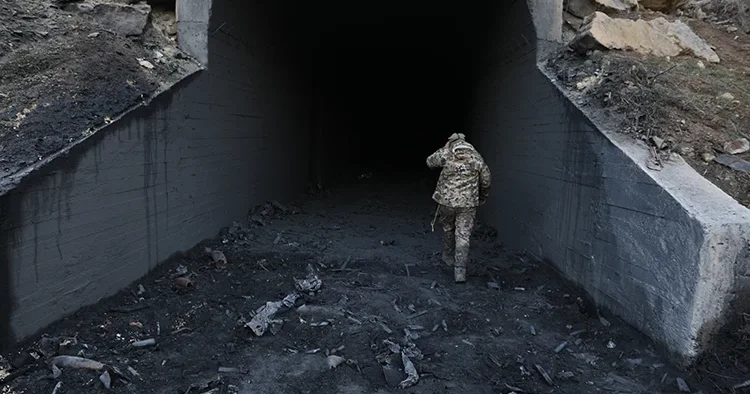 Suriye de YPG tünellerinde patlama: Suriyeli 3 asker öldü