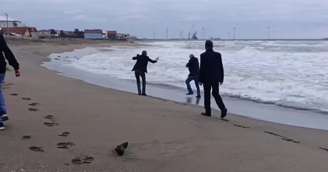 Telefonda başladı, sahilde bitti: Cinnet anlarında film gibi ikna operasyonu Sakarya Haberleri