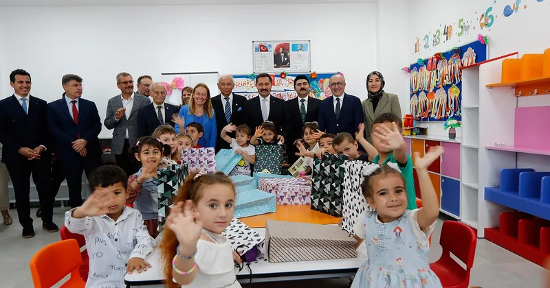 Asrın felaketinde yaralar okullarla sarılıyor: 3 ilde 292 yeni okul açıldı