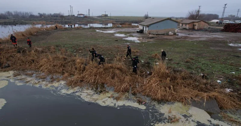 Diyarbakır da kaybolan kadın dere yatağında ölü bulundu