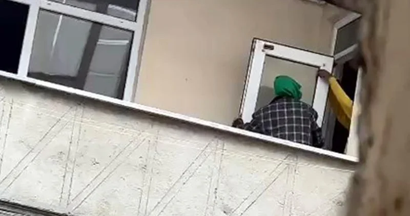 Esenyurt ta binaya giren 2 kişi kapı ve pencereleri çaldı