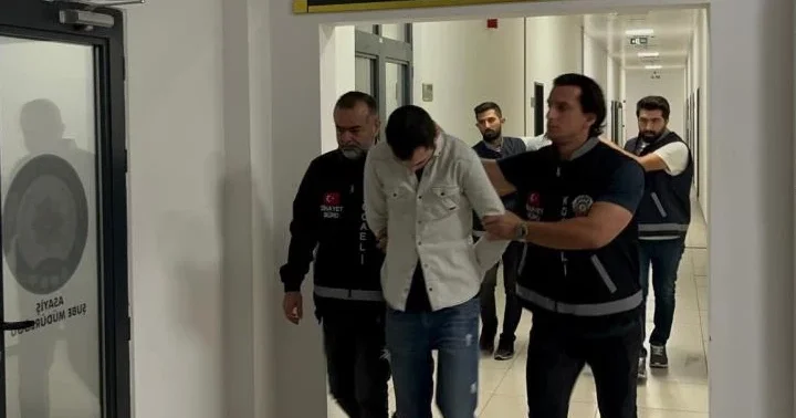 Kocaeli de pazar yerinde arkadaşını bıçaklayarak öldürmüştü! Cezası belli oldu...