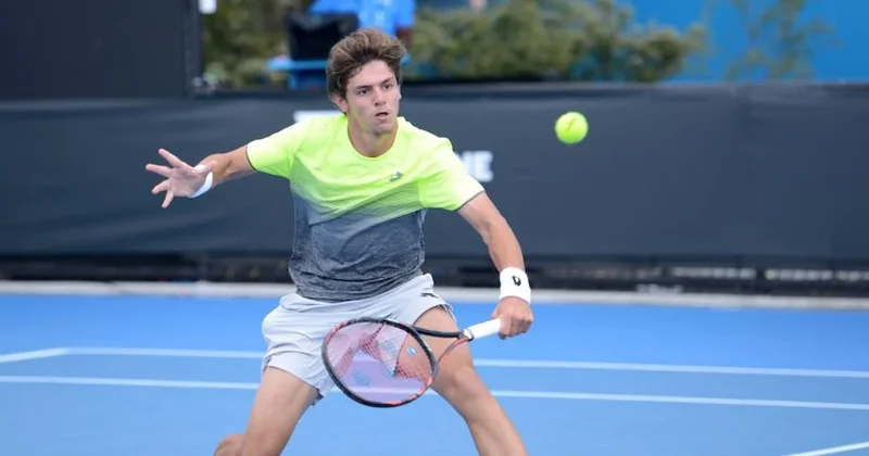 Milli tenisçinin BAE deki maçı yarıda kaldı... Anonstan sonra hızlıca terk ettiler Sözcü Gazetesi