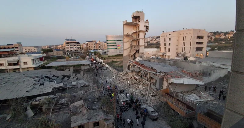 İsrail, Lübnan da Cemaat i İslami partisinin Sayda kentindeki merkezine saldırı düzenledi