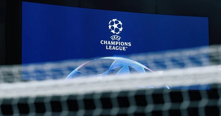 UEFA dan Nazi selamı nedeniyle Tottenham a ceza!