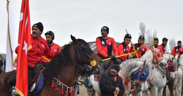 Aşkale nin kurtuluş bayramında cirit coşkusu Erzurum Haberleri
