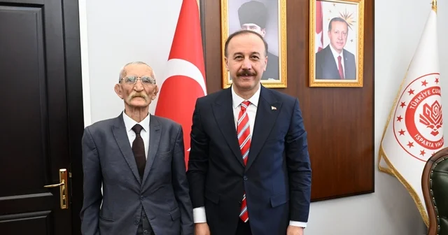 Isparta da bir vatandaş Savunma Sanayii Destekleme Fonu na 100 bin lira bağışladı Isparta Haberleri